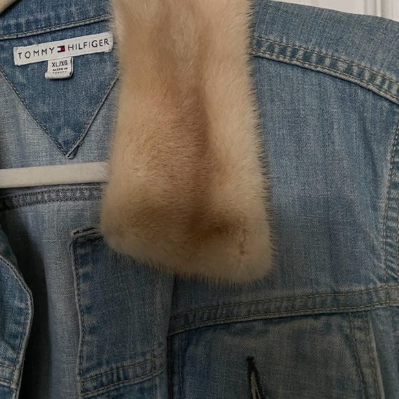 VINTAGE 90s TOMMY HILFIGER JEANS DENIM FADED DISTRESSED JACKET - Picture 4 of 10